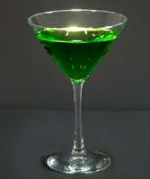 L’appletini, une recette de cocktail vert flamboyant, souvent citée dans les séries américaines comme Scrubs ou encore Mon Oncle Charlie… n’aura plus de secret pour vous !